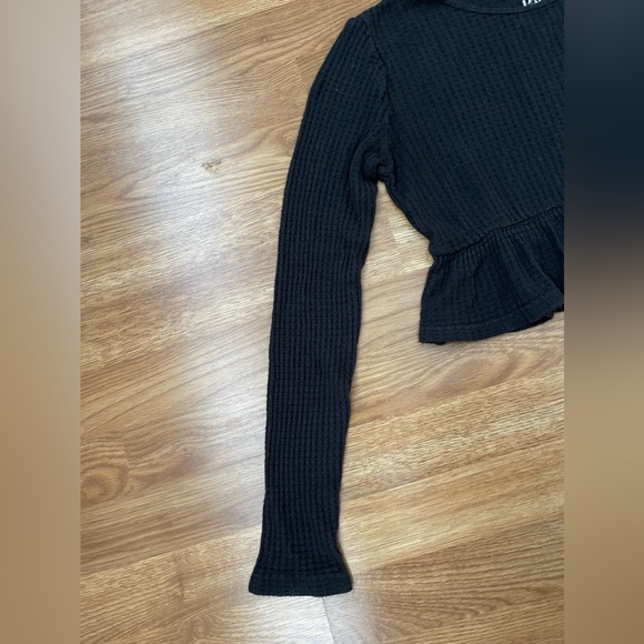 Cozy Waffle Pacsun Ruffle Crop Longsleeve - Picture 7 of 8